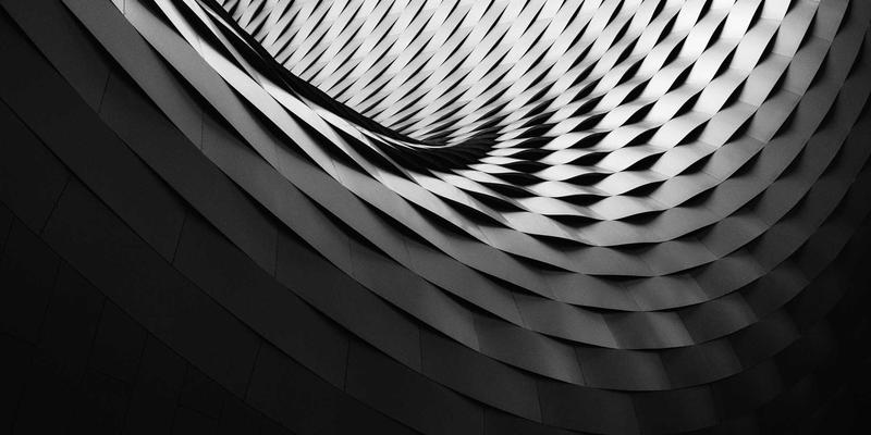 厘米级精准，无感交互新纪元：UWB技术如何重塑智能家居与物联网体验